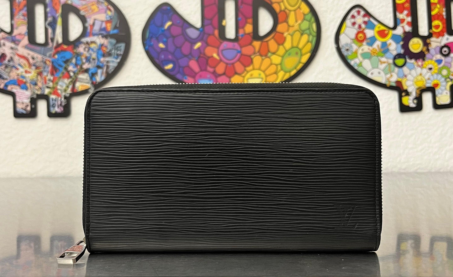 Louis Vuitton Zippy Organizer Epi