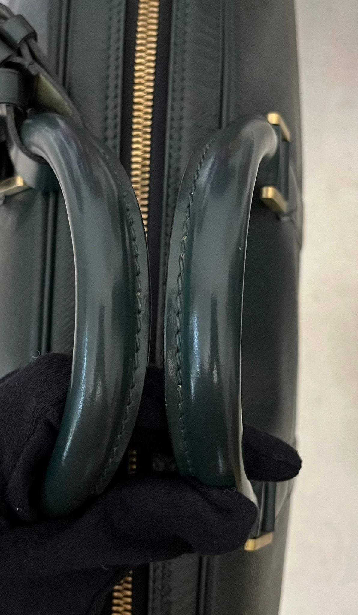 Louis Vuitton Helanga Taiga