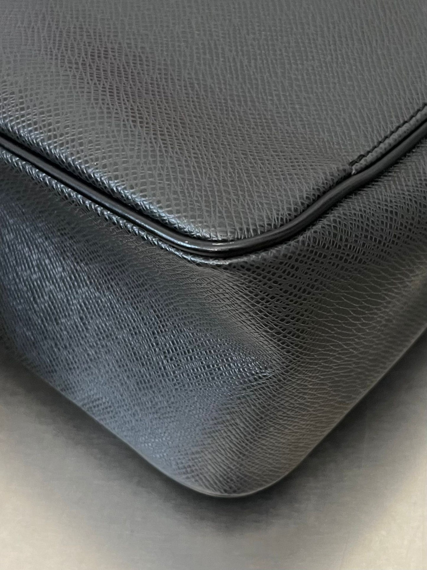 Louis Vuitton Yaranga Taiga