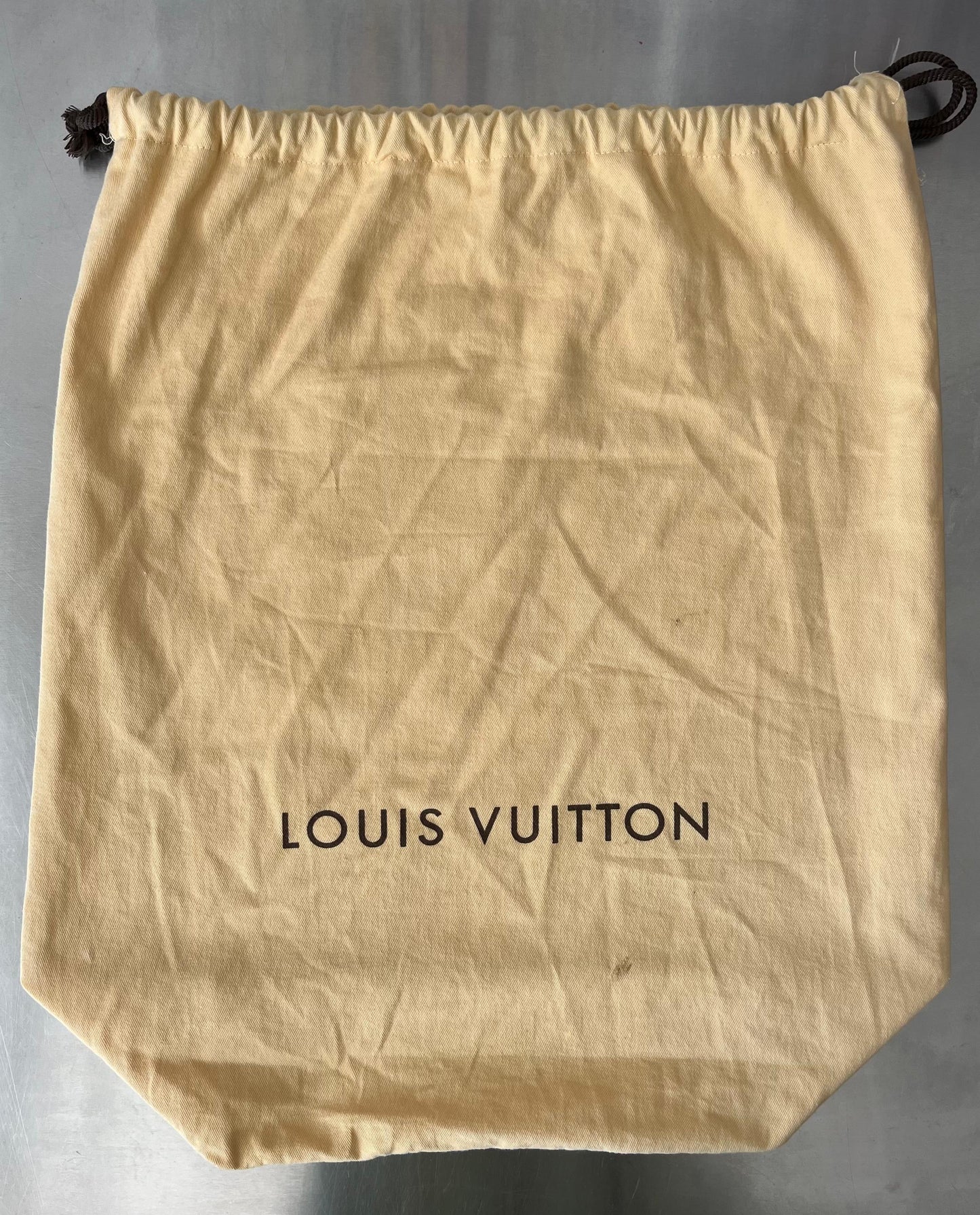 Louis Vuitton Porto Ordina Tour Odessa Taiga Leder