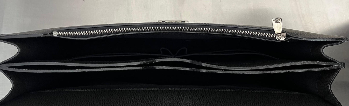 Louis Vuitton Neo Robusto 2 Taiga
