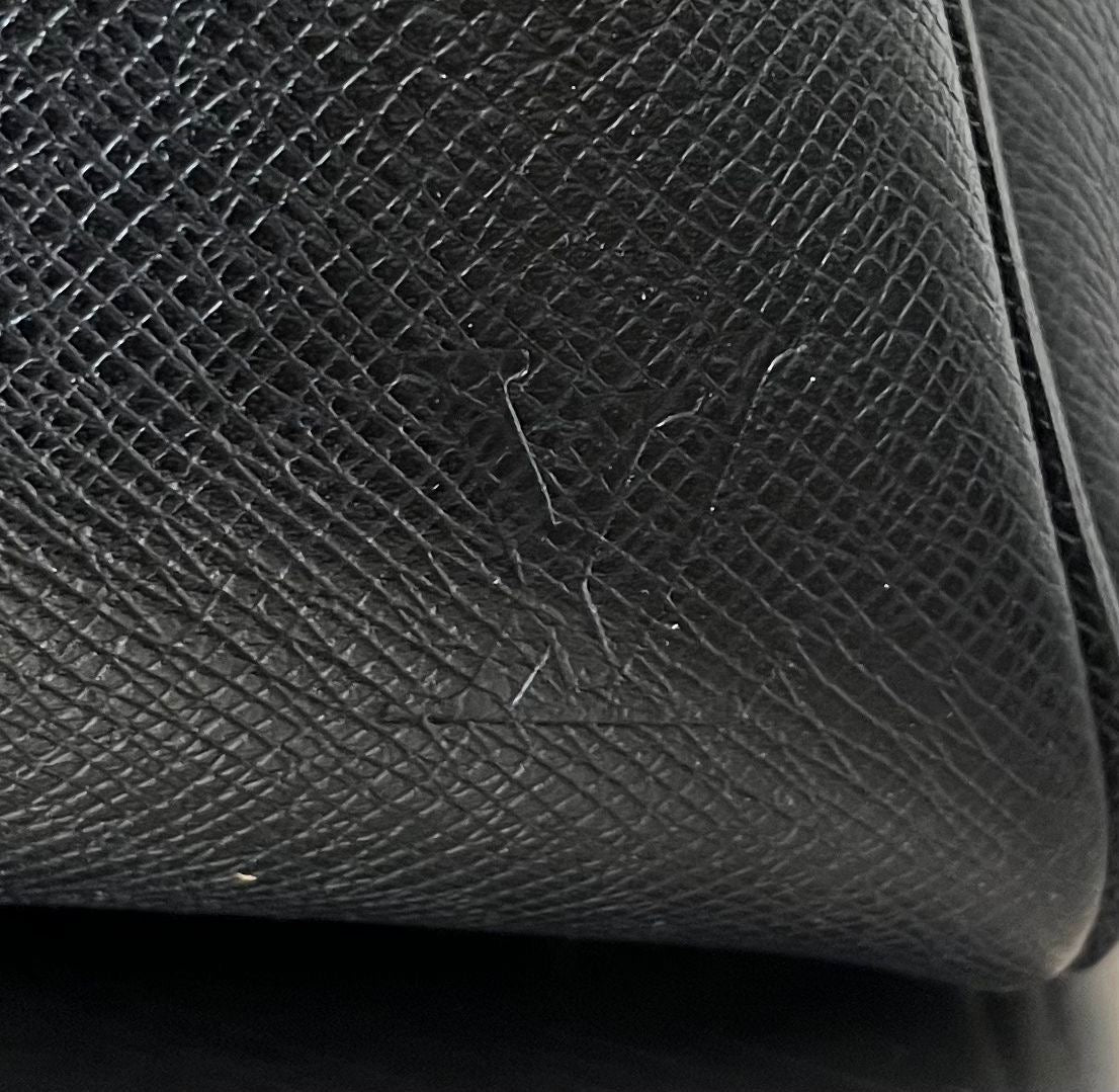 Louis Vuitton Neo Kendall Taiga Leder (dunkelblau)