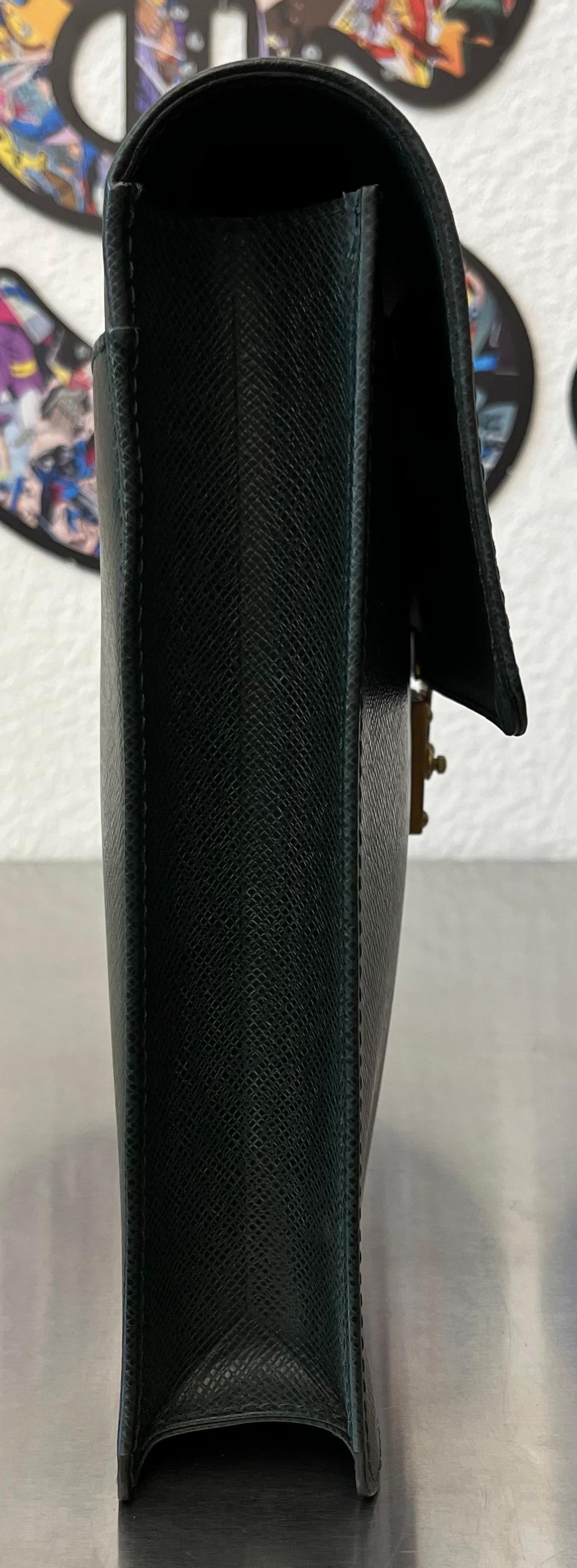 Louis Vuitton Serviette Kourad