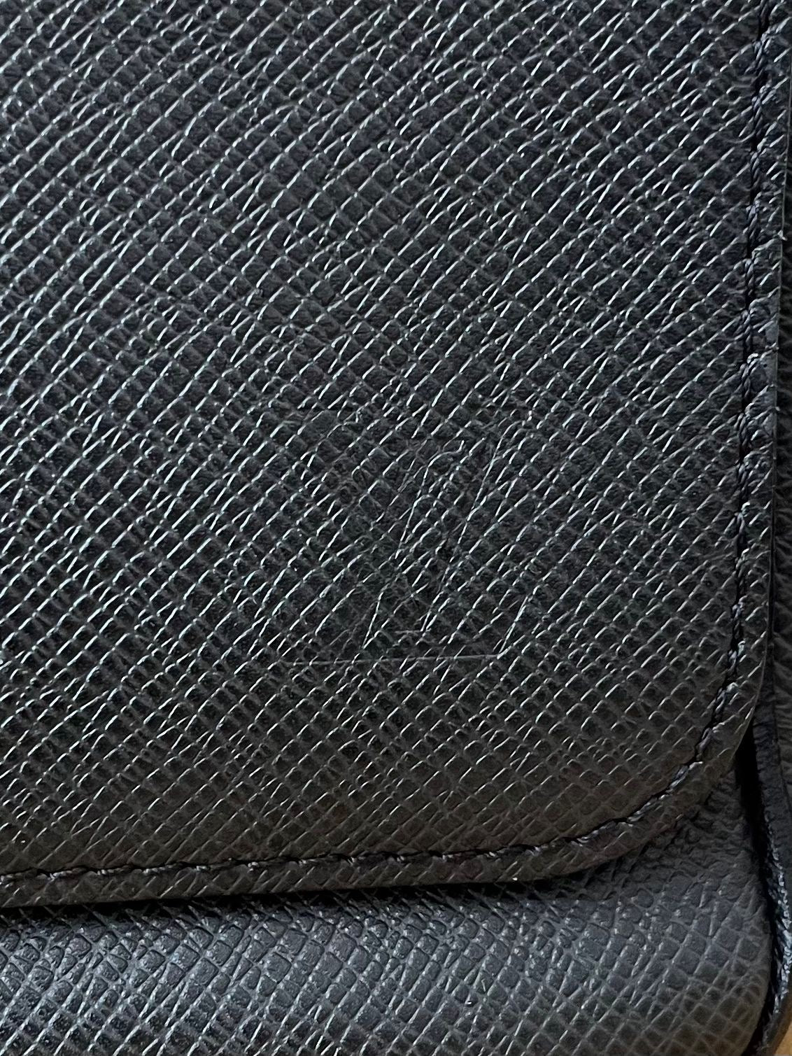 Louis Vuitton Roman PM Taiga Messenger