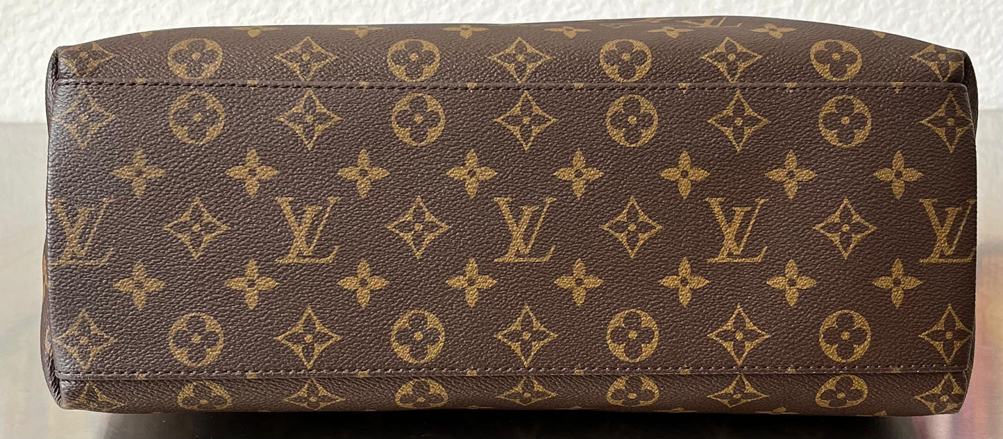 Louis Vuitton Tuileries Hobo
