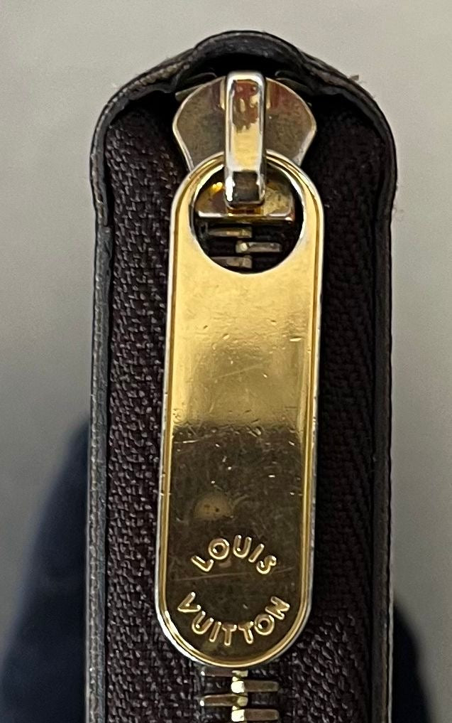 Louis Vuitton Zippy Damier