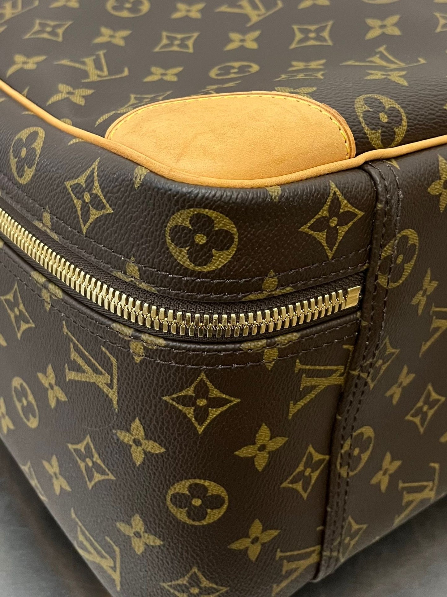 Louis Vuitton Sirius 55