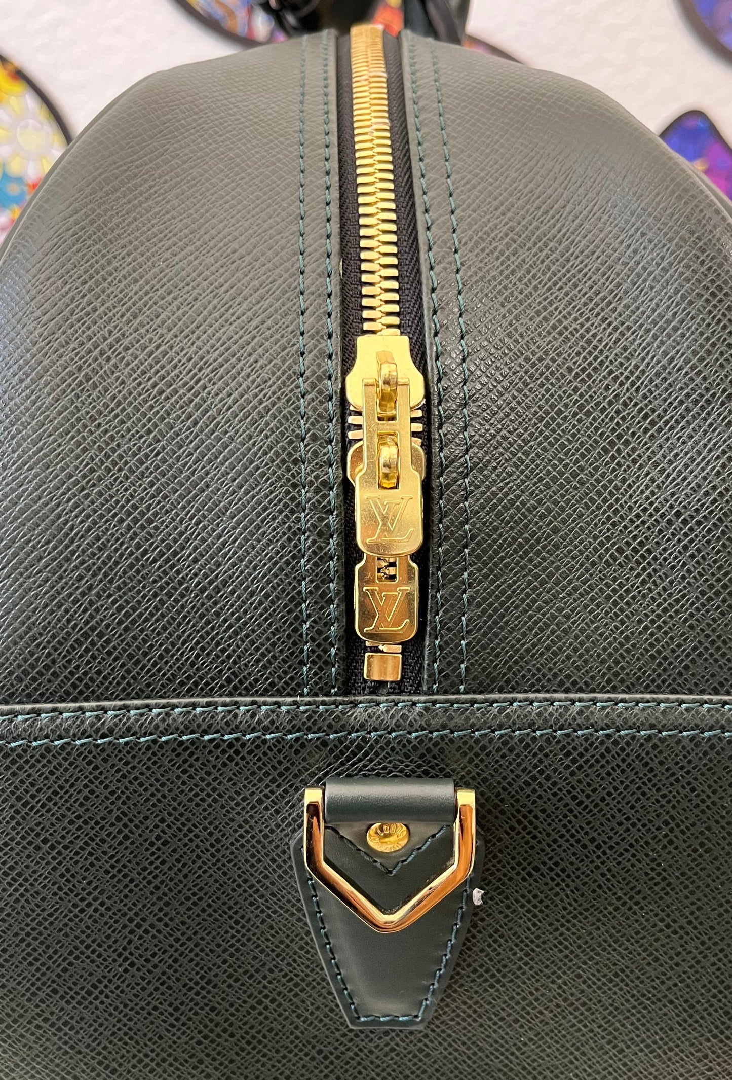 Louis Vuitton Kendall PM Taiga Leder