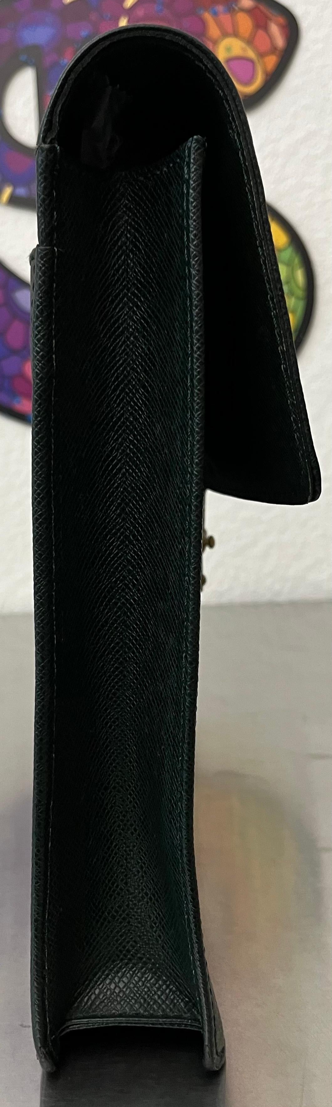 Louis Vuitton Serviette Kourad