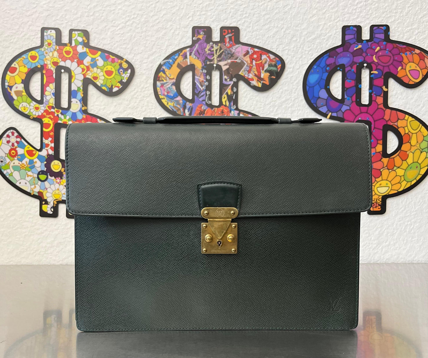 Louis Vuitton Serviette Kourad