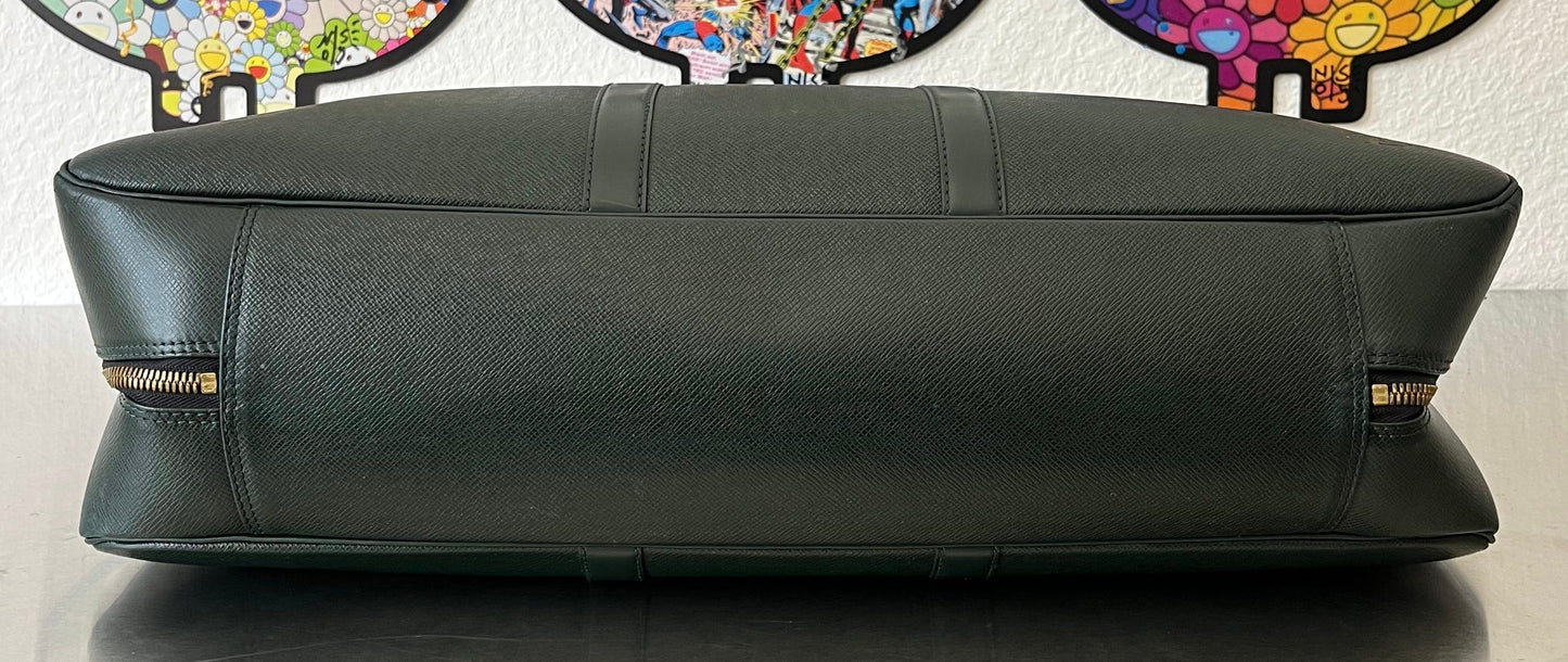 Louis Vuitton Helanga Taiga