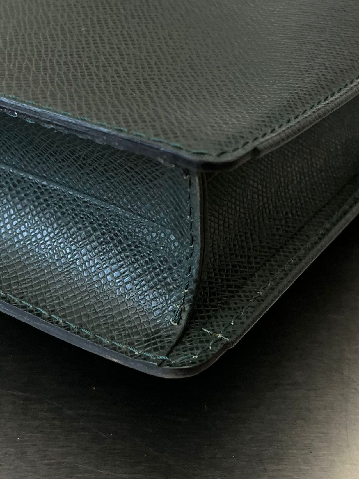 Louis Vuitton Serviette Kourad