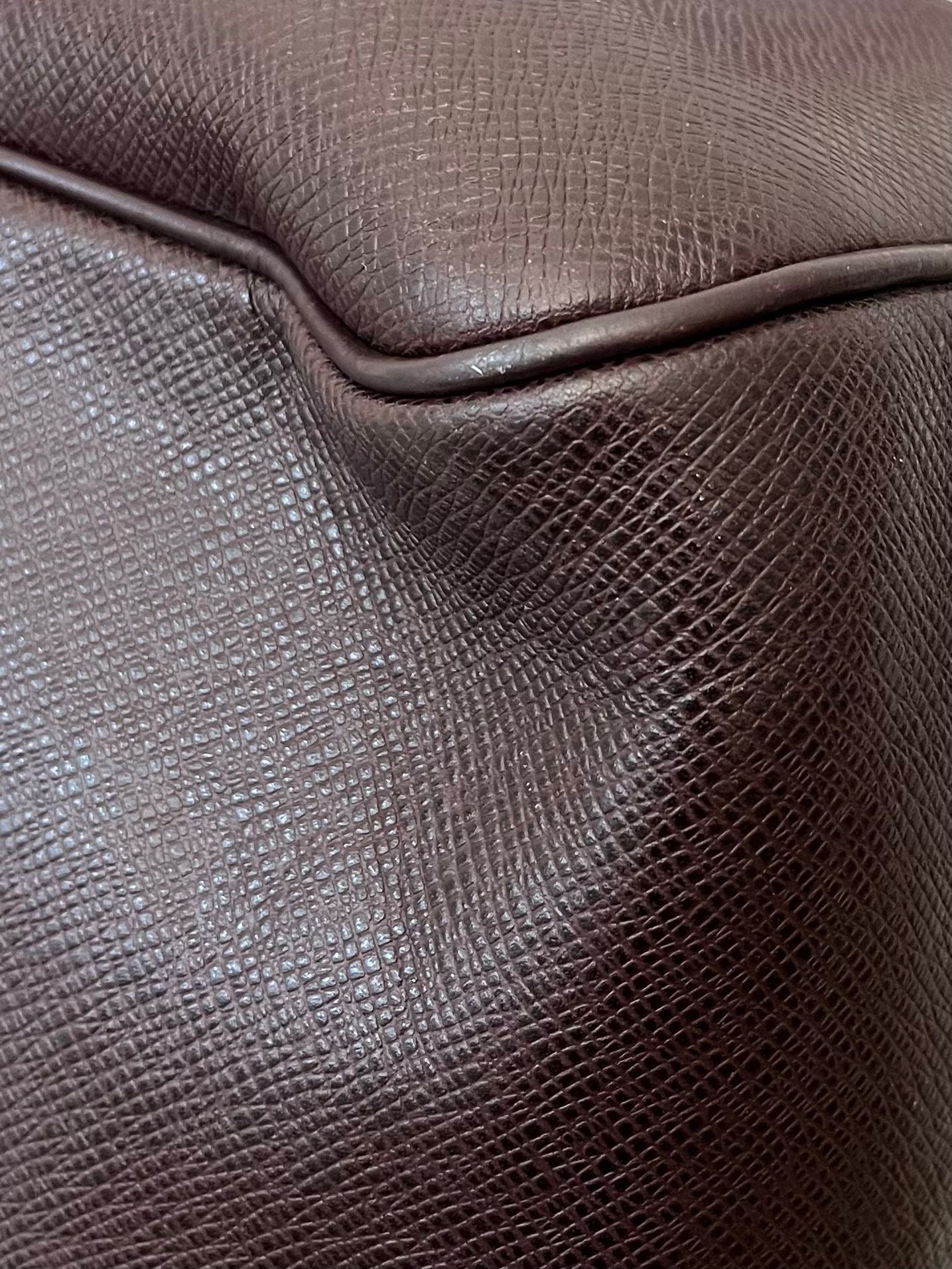 Louis Vuitton Kendall GM Taiga Leder