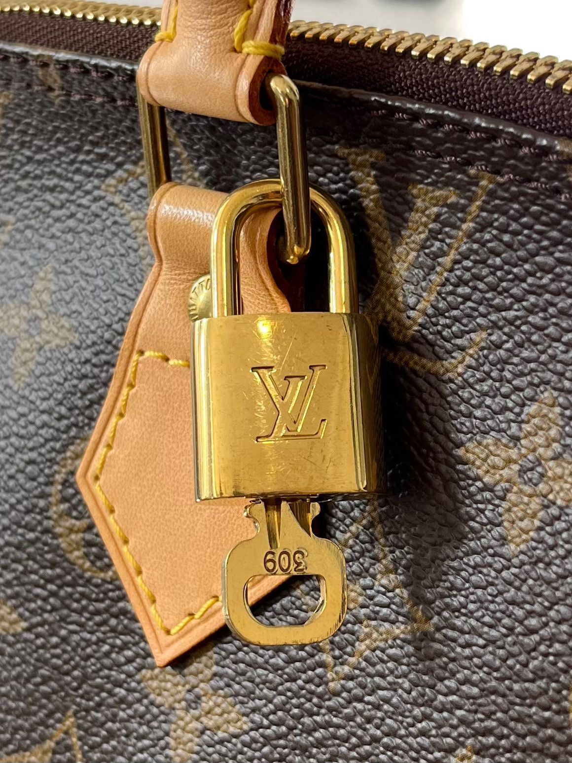 Louis Vuitton Alma PM