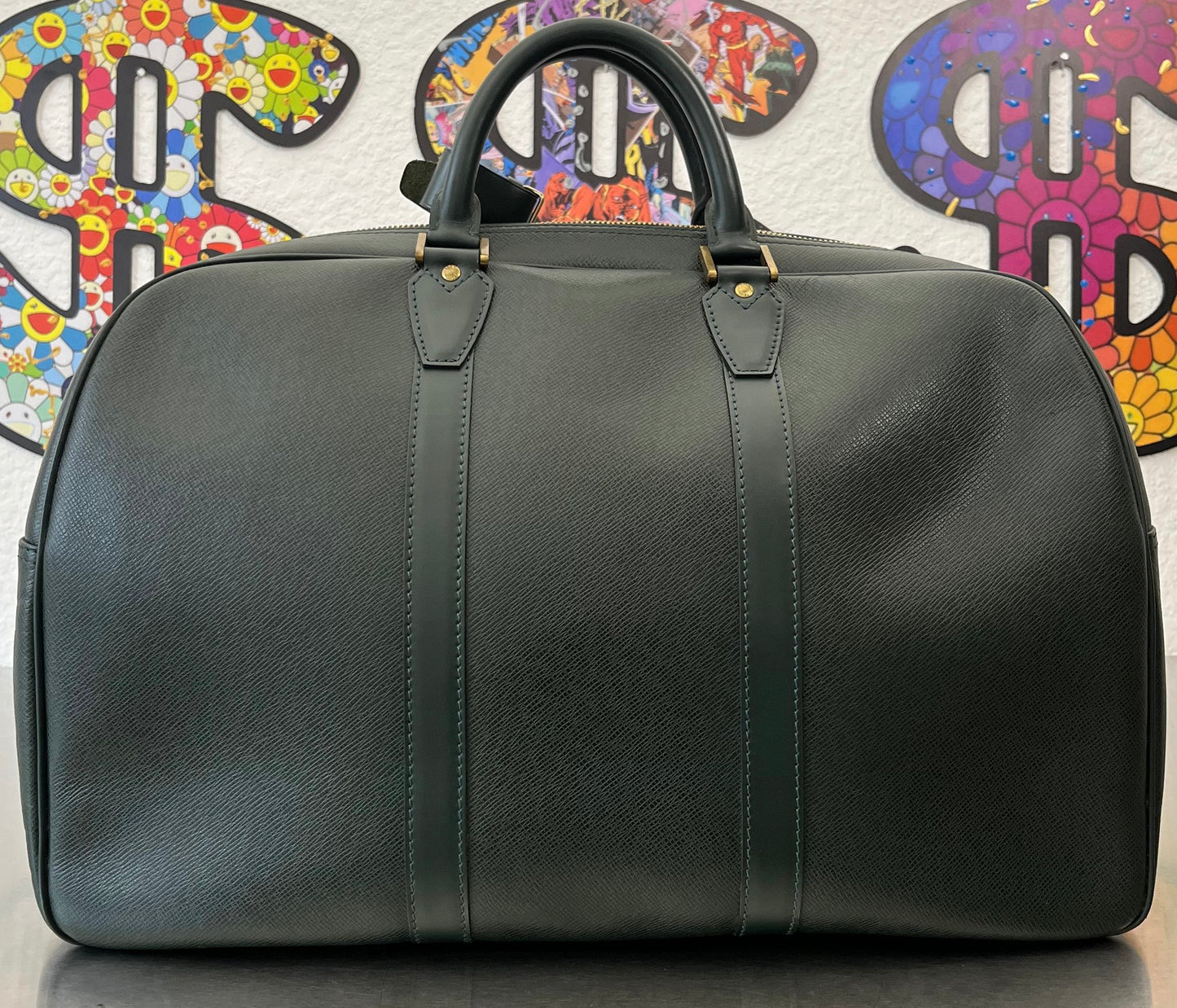Louis Vuitton Kendall PM Taiga Leder