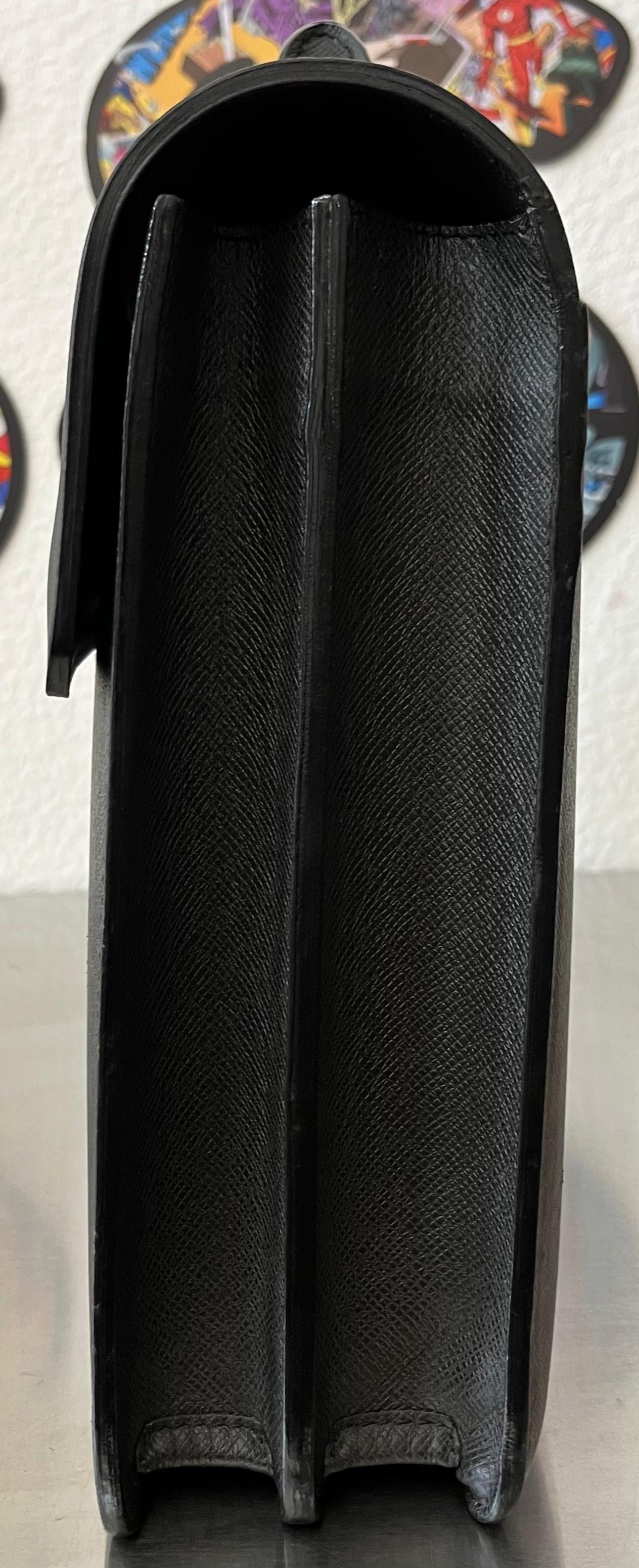 Louis Vuitton Neo Robusto 2 Taiga