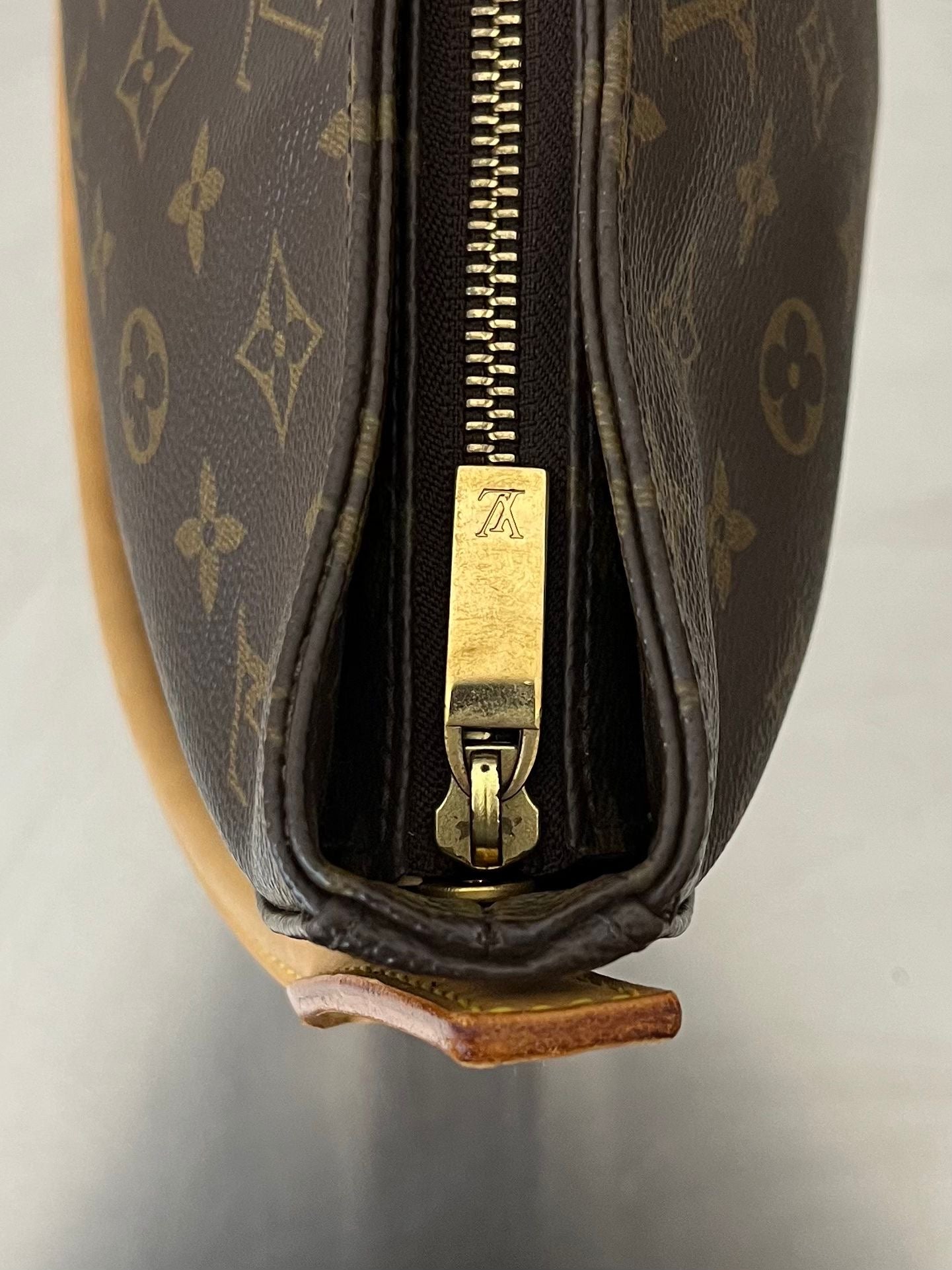 Louis Vuitton Looping GM