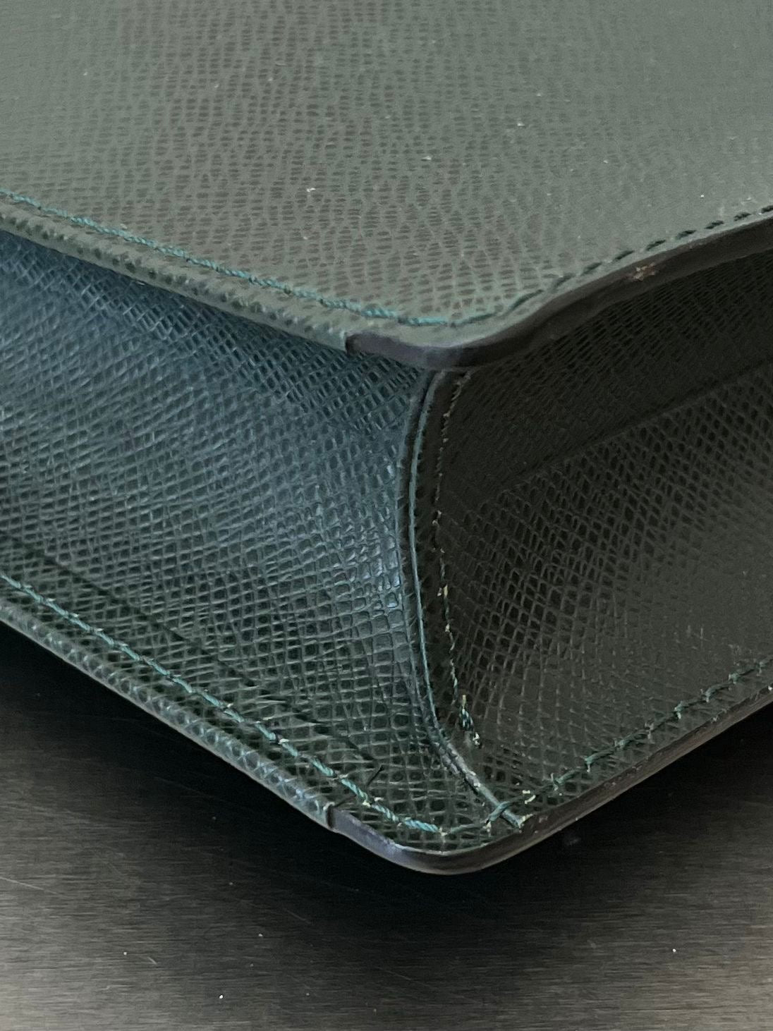 Louis Vuitton Serviette Kourad