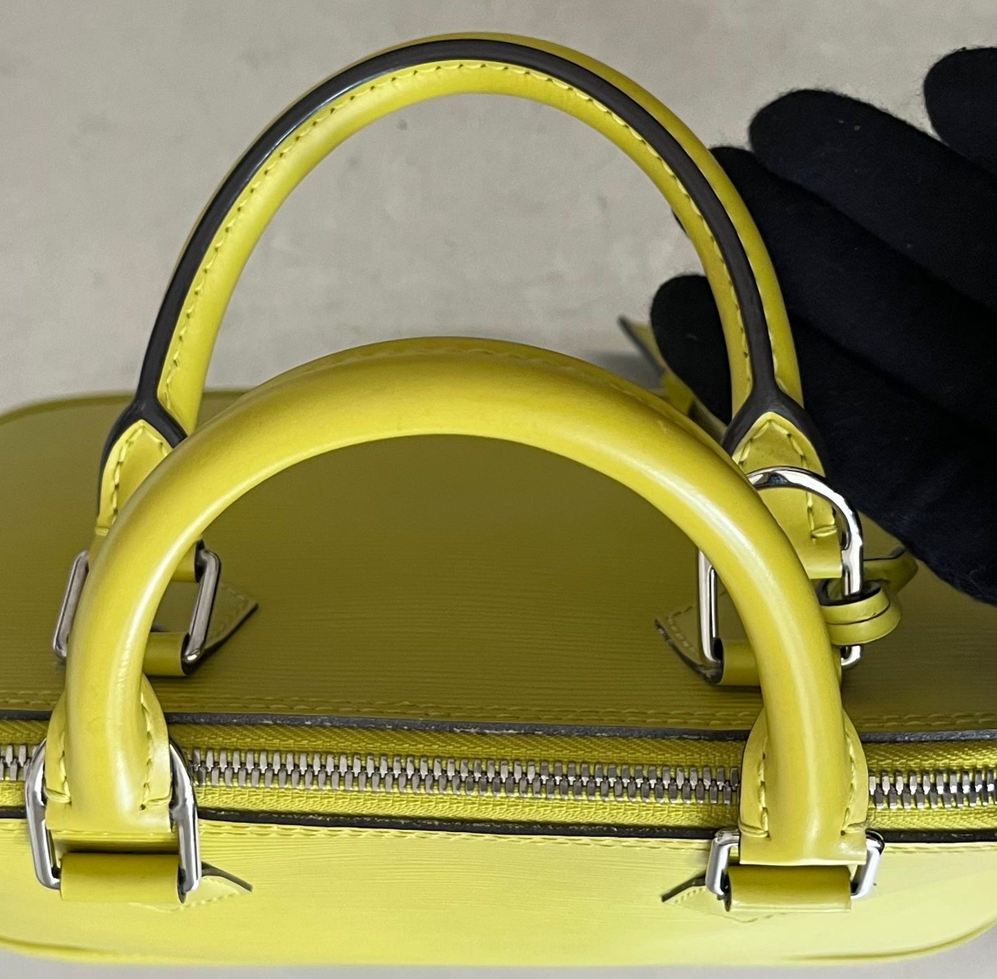 Louis Vuitton Alma PM Epi