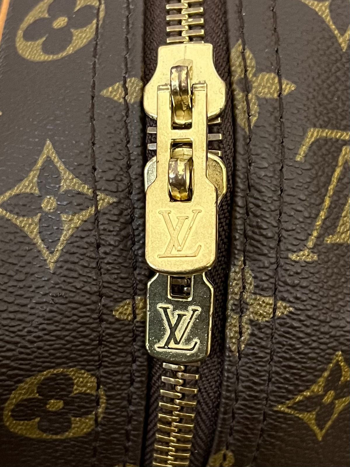 Louis Vuitton Sirius 55