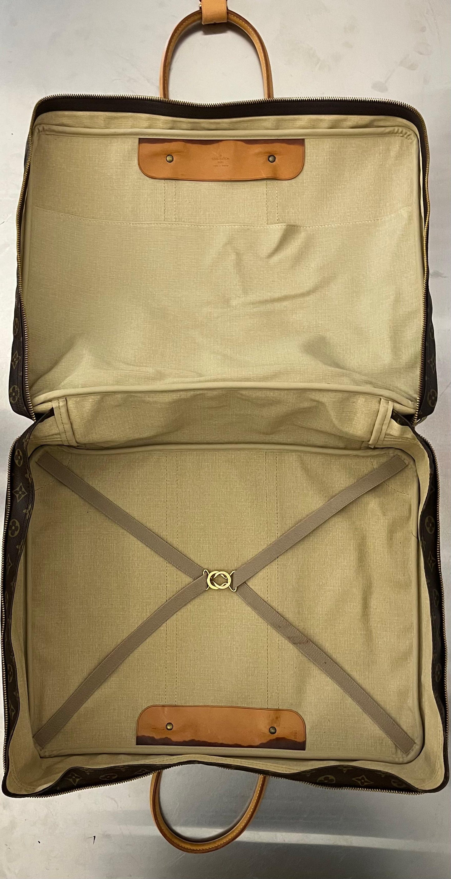 Louis Vuitton Sirius 45