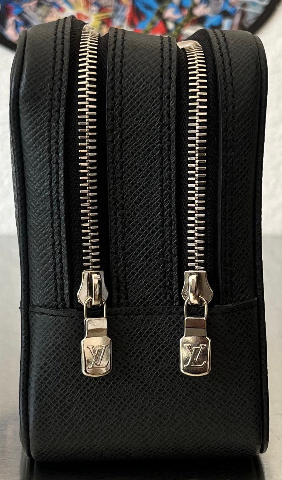 Louis Vuitton Pavel Taiga Leder