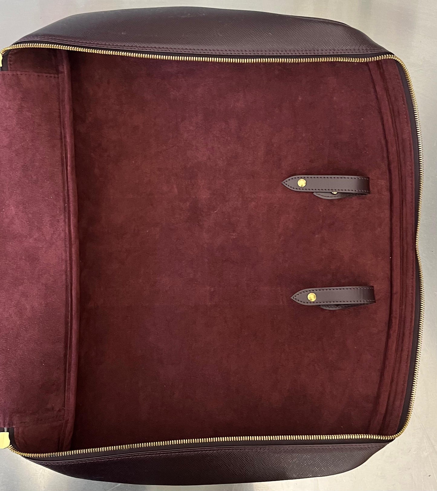 Louis Vuitton Helanga Taiga