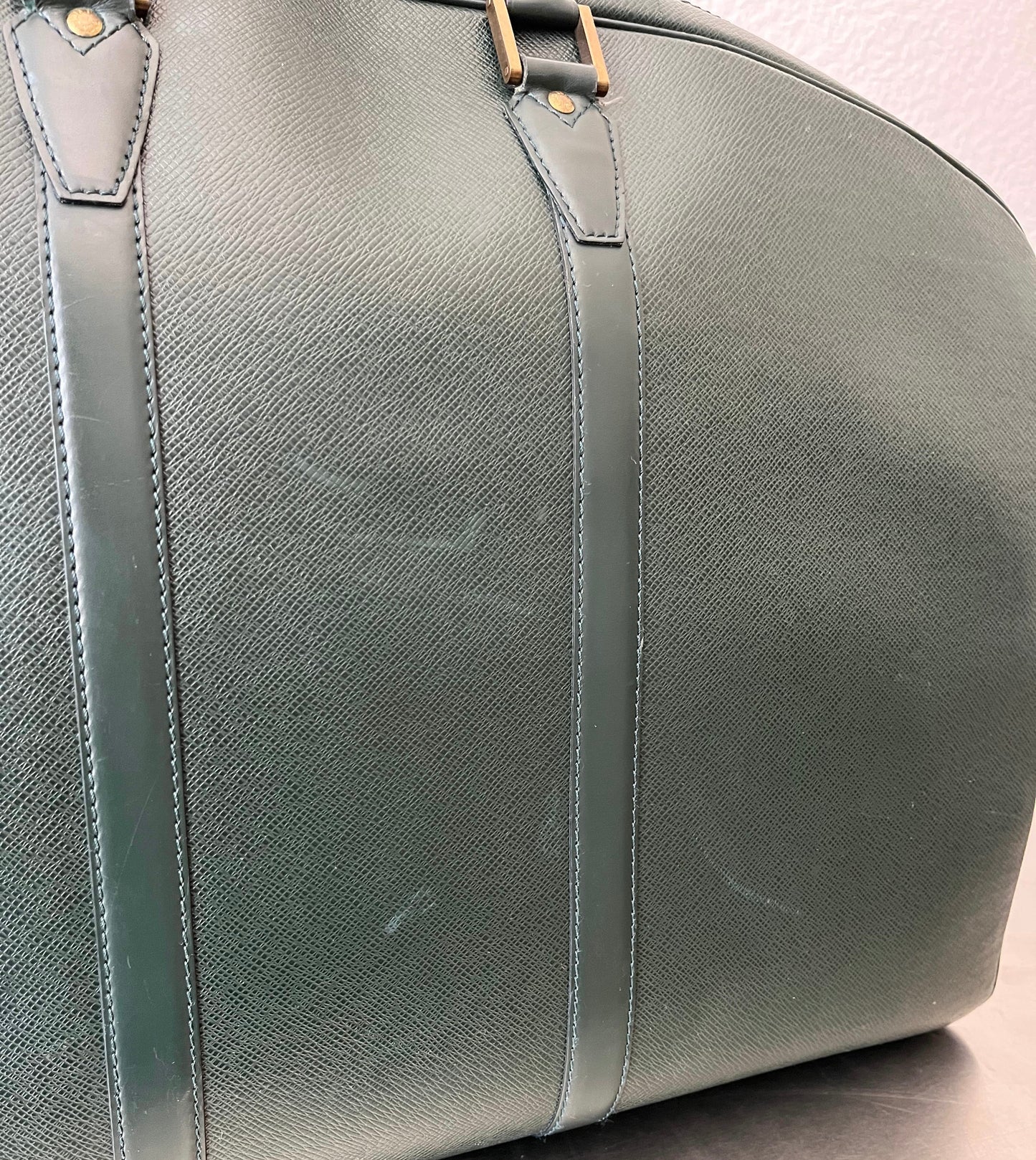 Louis Vuitton Helanga Taiga