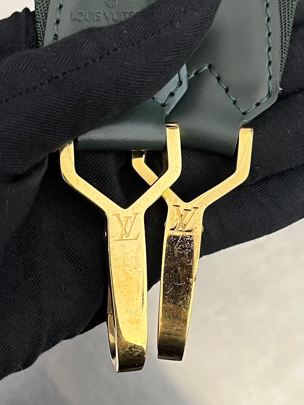 Louis Vuitton Kendall PM Taiga