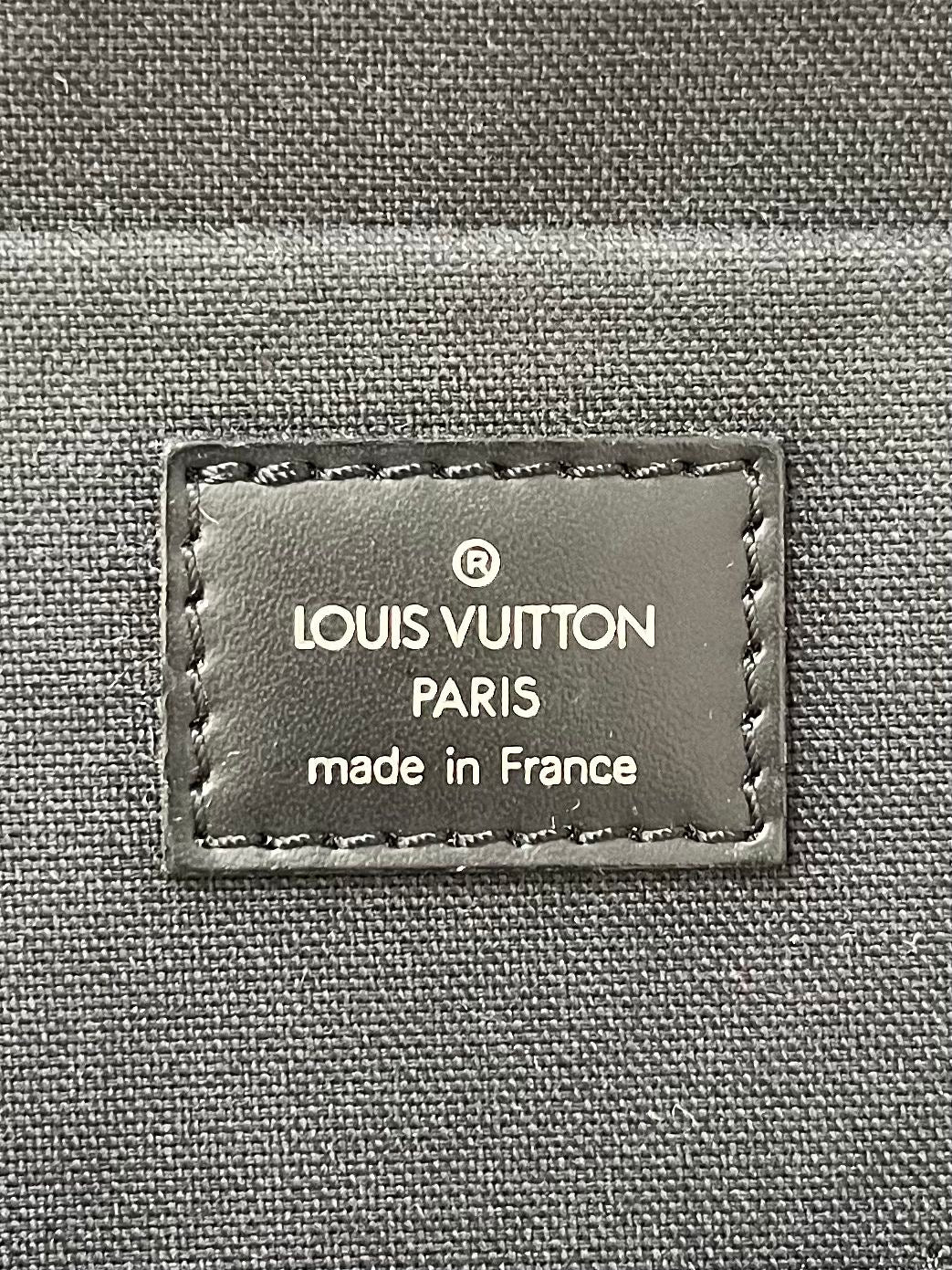 Louis Vuitton Porto Ordina Tour Odessa Taiga Leder