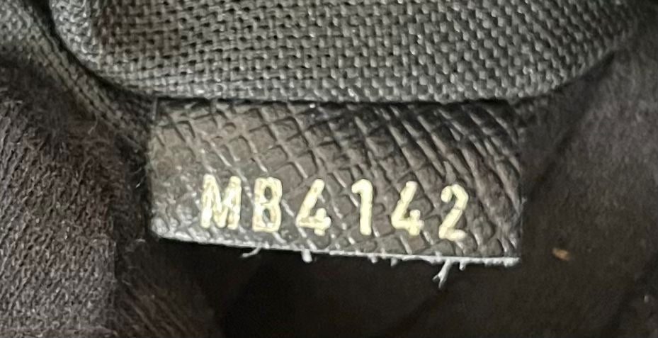 Louis Vuitton Neo Kendall Taiga Leder (dunkelblau)