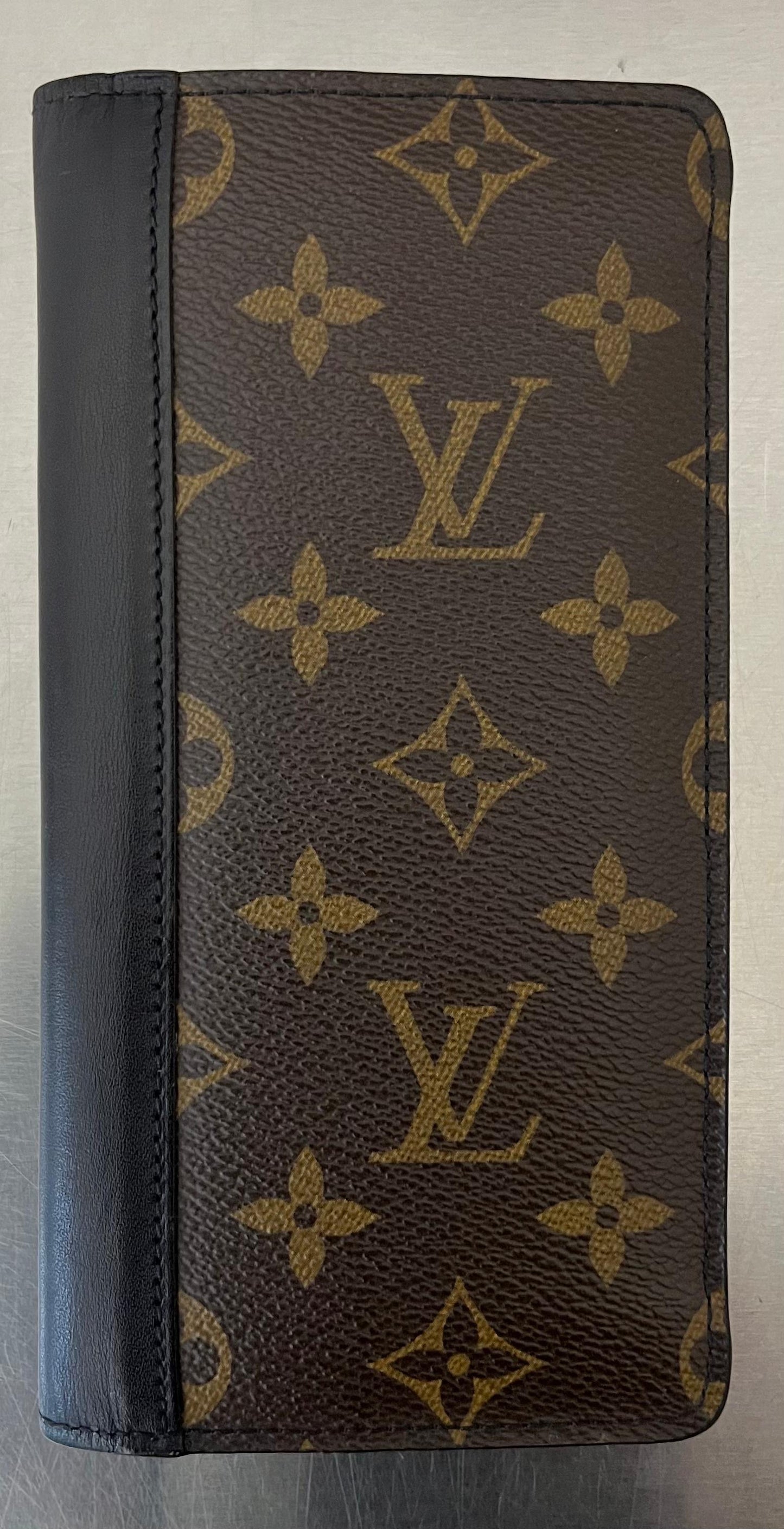 Louis Vuitton Brazza Macassar