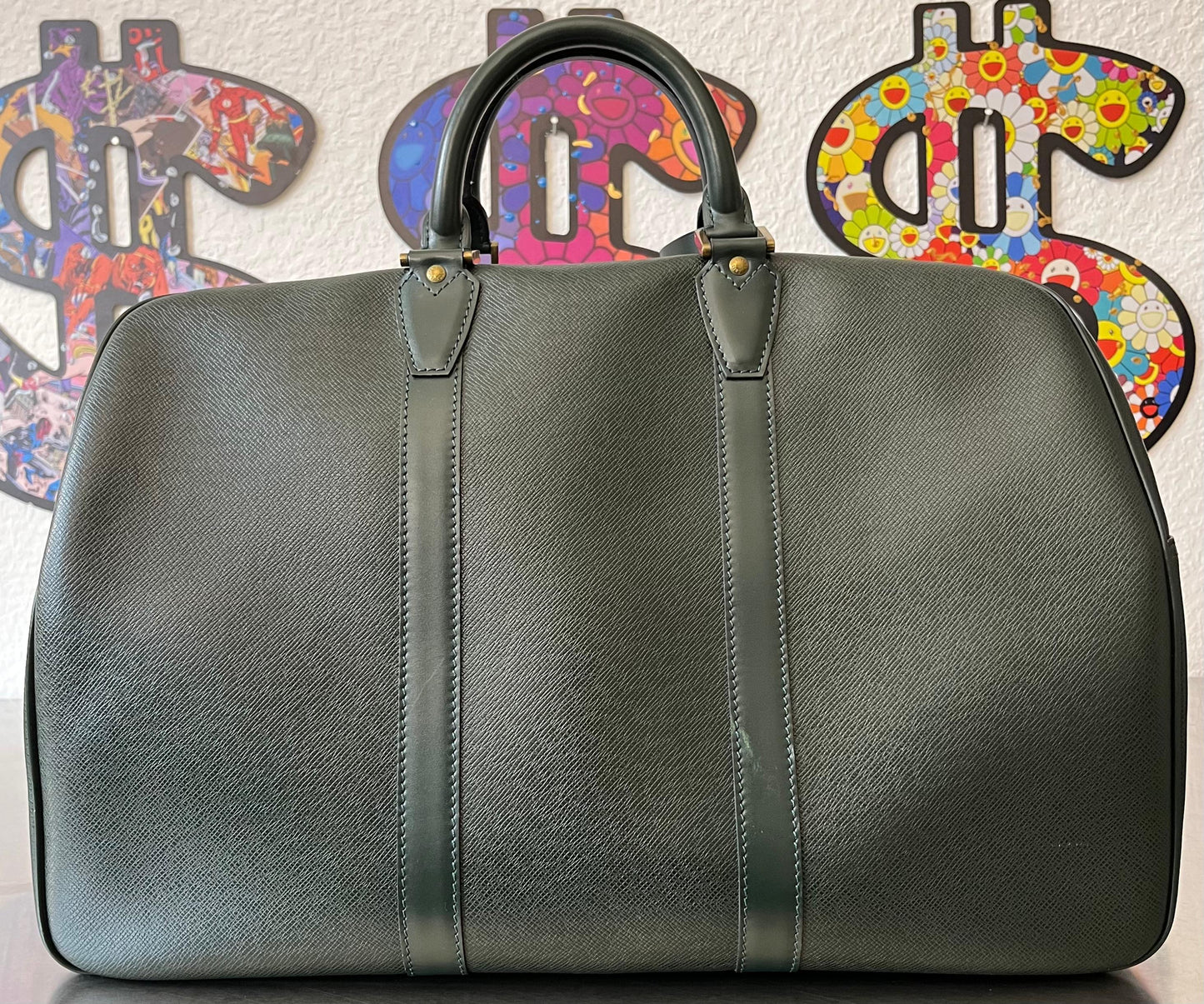 Louis Vuitton Kendall PM Taiga (Dunkelgrün)