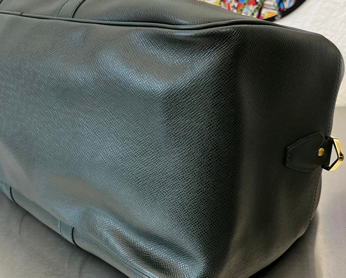 Louis Vuitton Kendall PM Taiga Leder