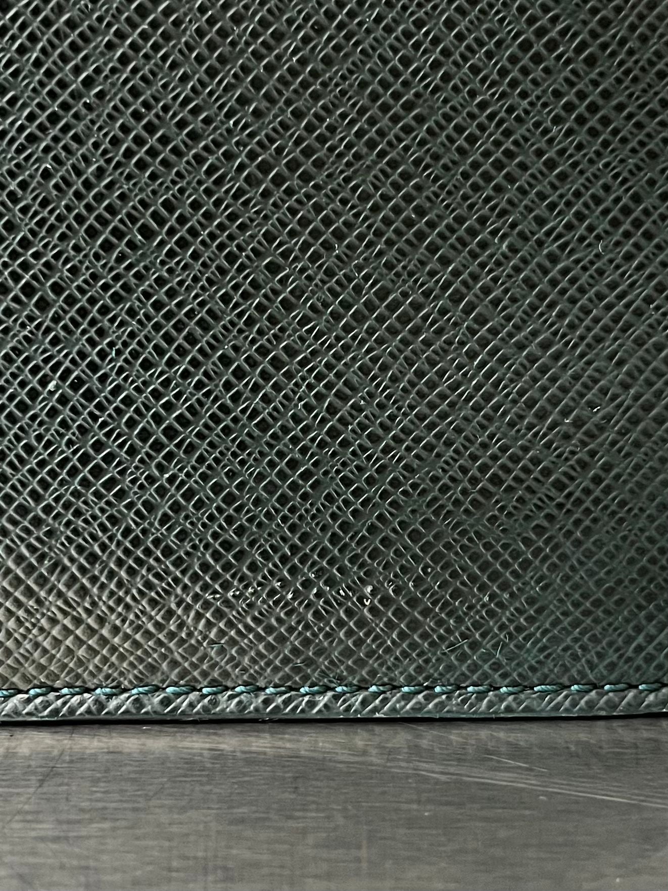 Louis Vuitton Serviette Kourad