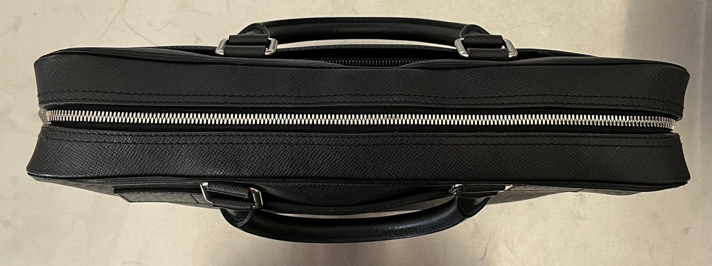 Louis Vuitton Porte Documents Taiga