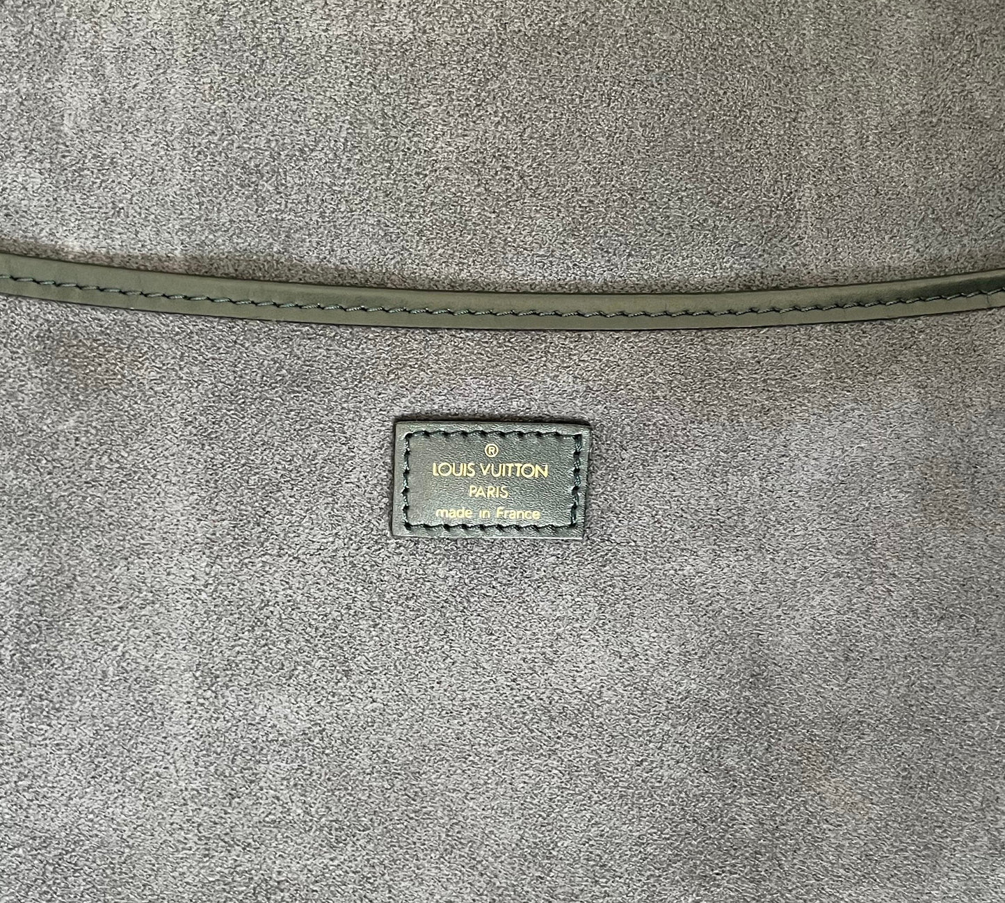 Louis Vuitton Helanga Taiga