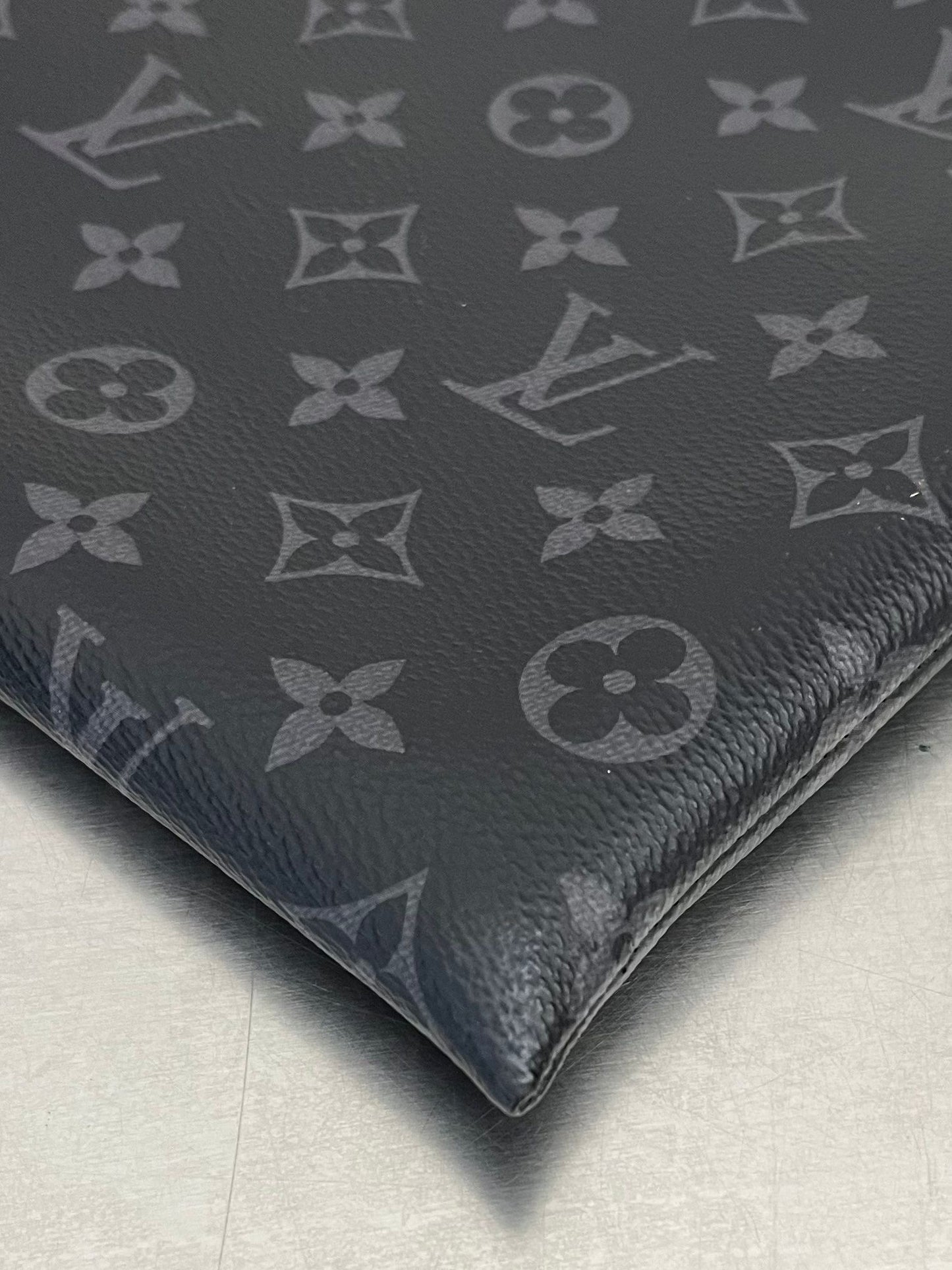Louis Vuitton Pochette Discovery GM