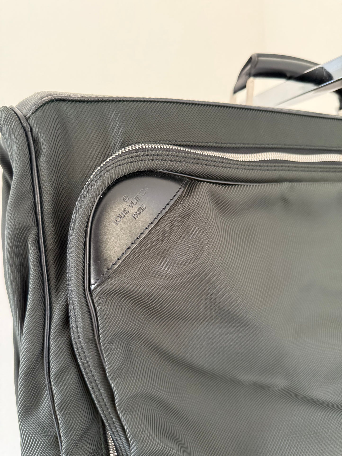Louis Vuitton Cinq Cintre Kleidersack