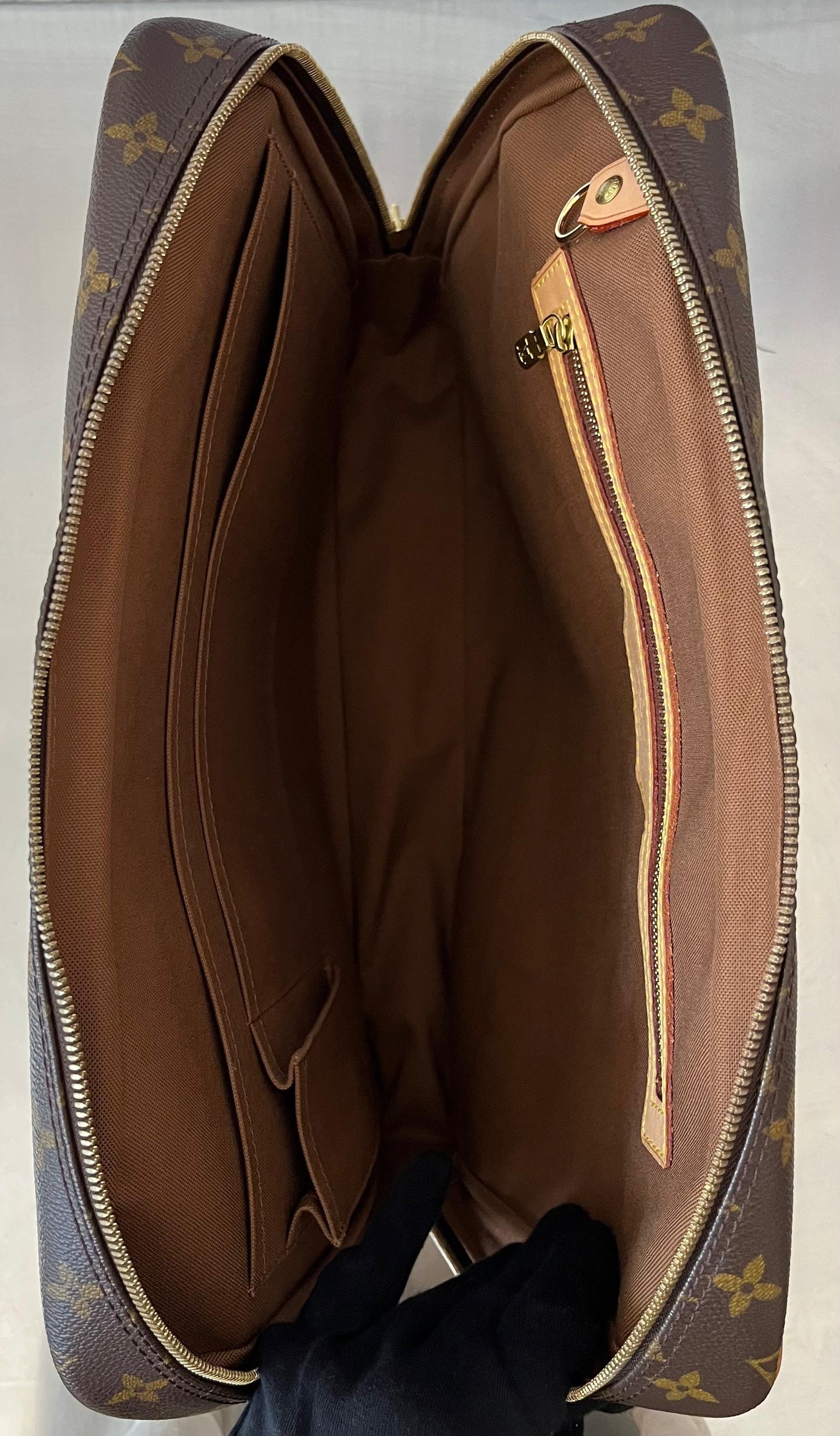 Louis Vuitton Porte Documents Pegase Monogram