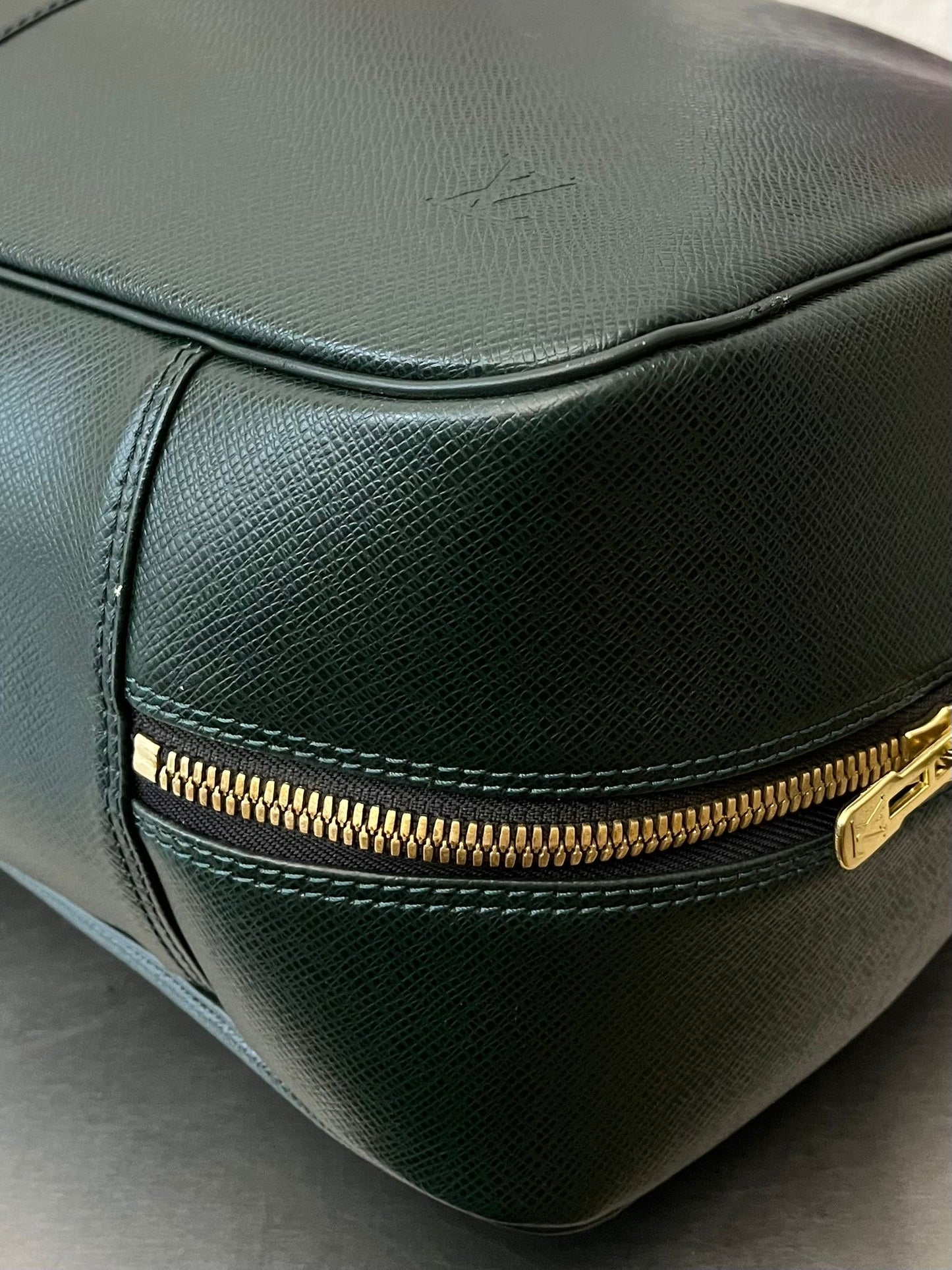 Louis Vuitton Helanga Taiga