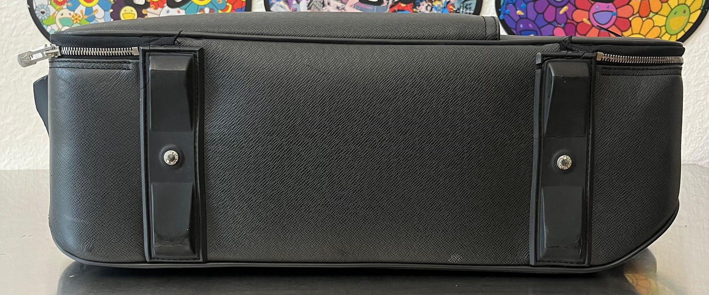 Louis Vuitton Pegase 60 Taiga