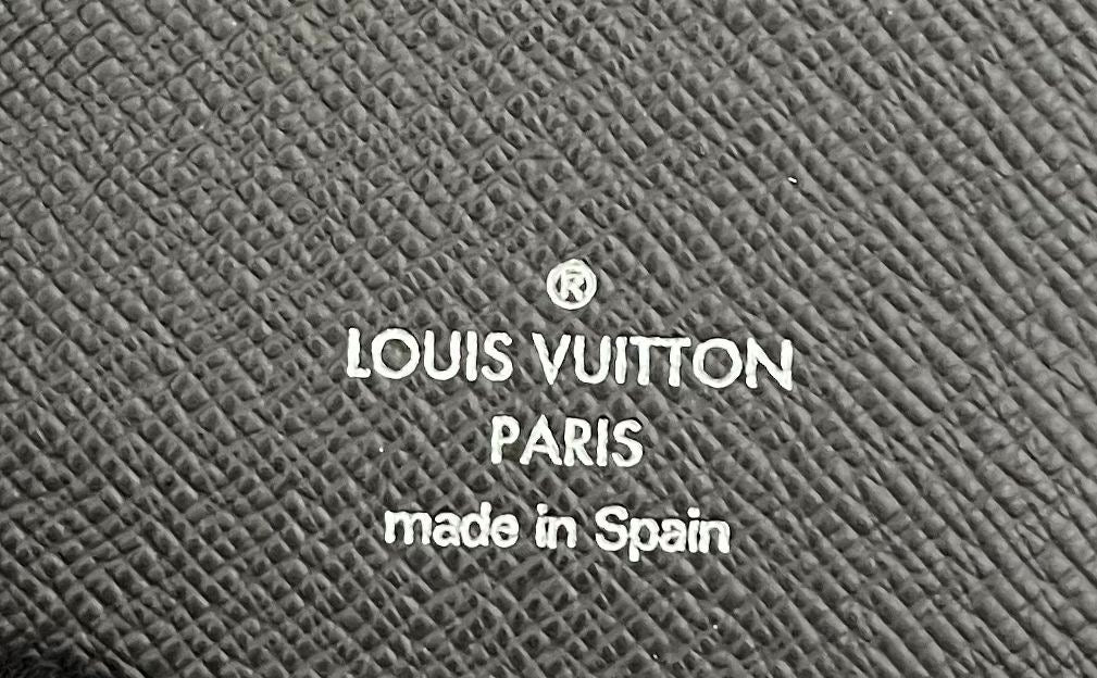 Louis Vuitton Zippy Vertical Damier