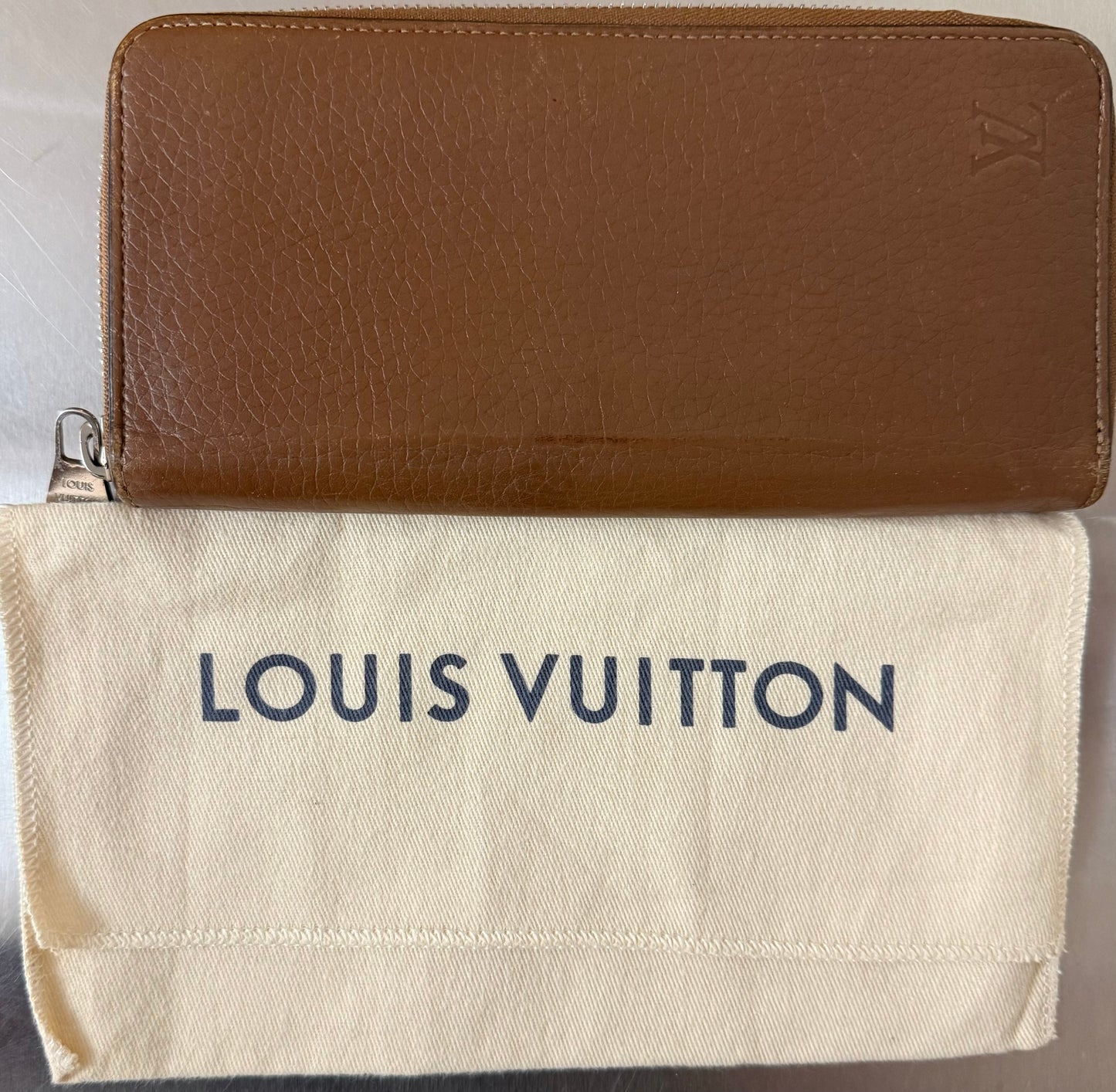 Louis Vuitton Zippy Vertical Taurillon Leder