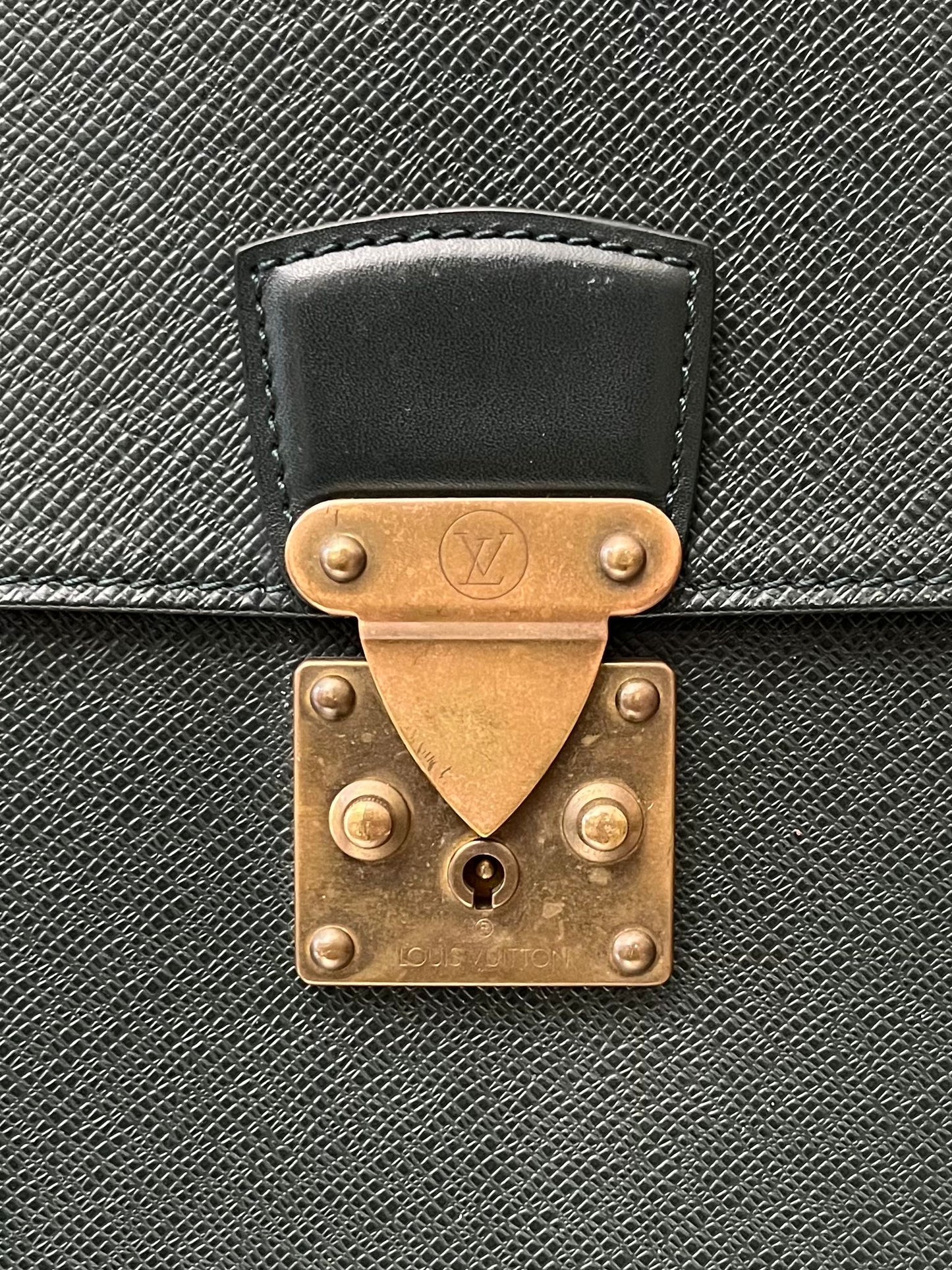 Louis Vuitton Serviette Kourad