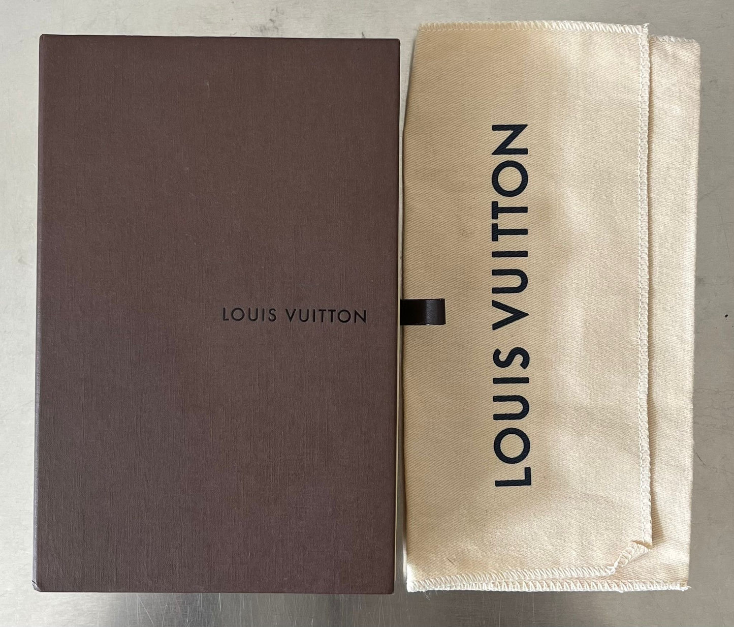 Louis Vuitton Brazza Damier