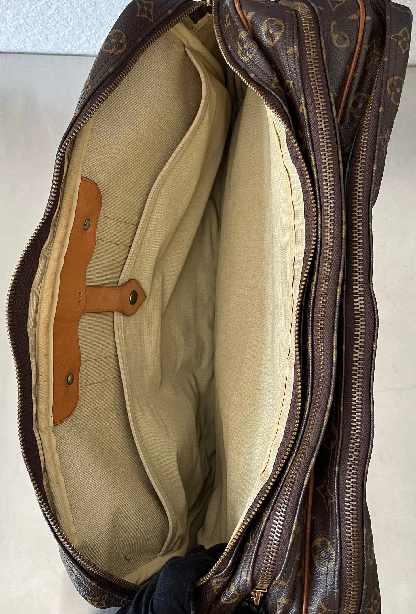 Louis Vuitton Sac Trois Posh 50