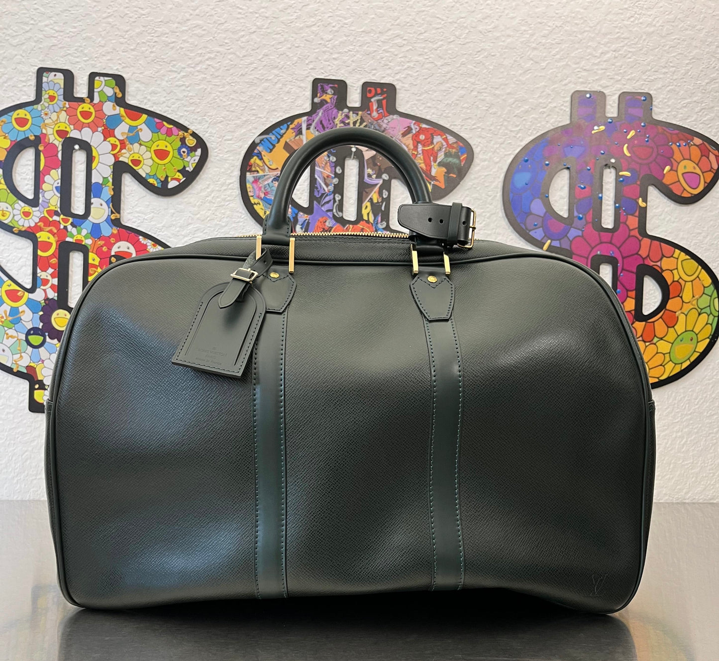 Louis Vuitton Kendall PM Taiga Leder