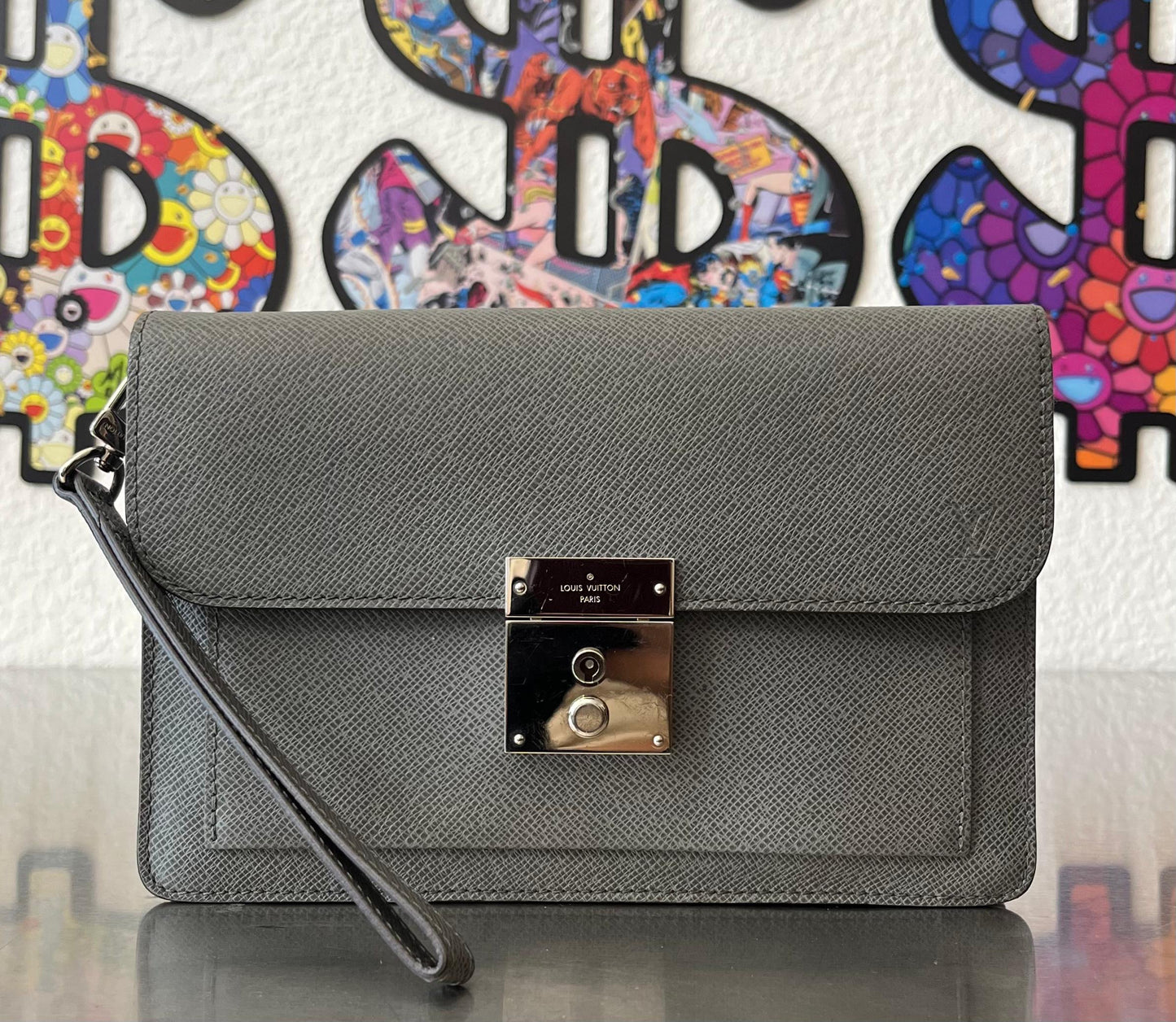 Louis Vuitton Neo Bellaia Taiga Leder