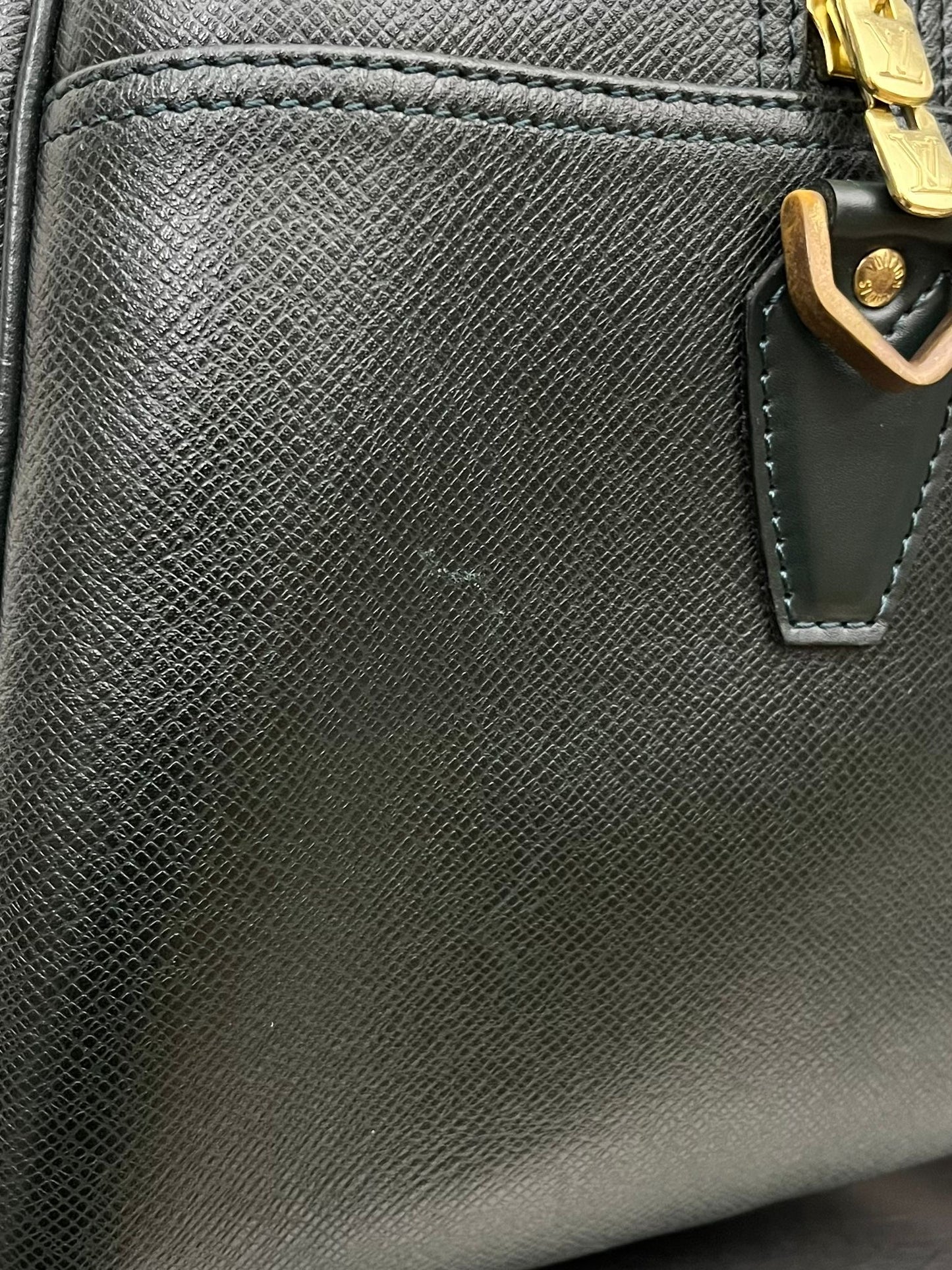 Louis Vuitton Kendall GM Taiga Leder